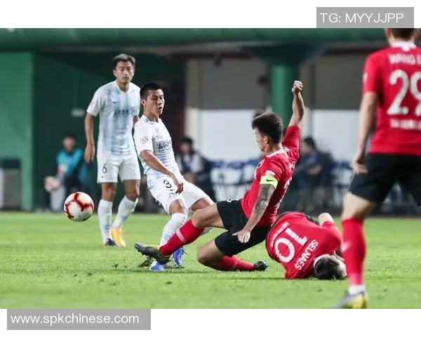 广州富力迎战泰州远大争夺中甲联赛关键三分之战