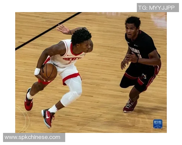 火箭季前赛精彩对决热火全场录像回放与精彩瞬间分析