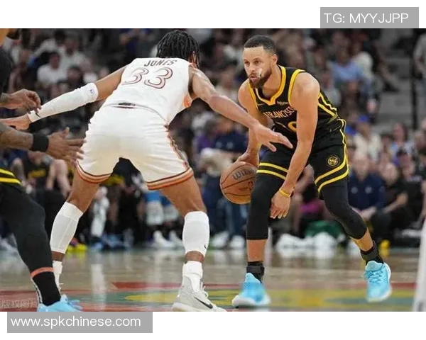 2015年NBA季后赛勇士与马刺对决回顾及精彩瞬间分析