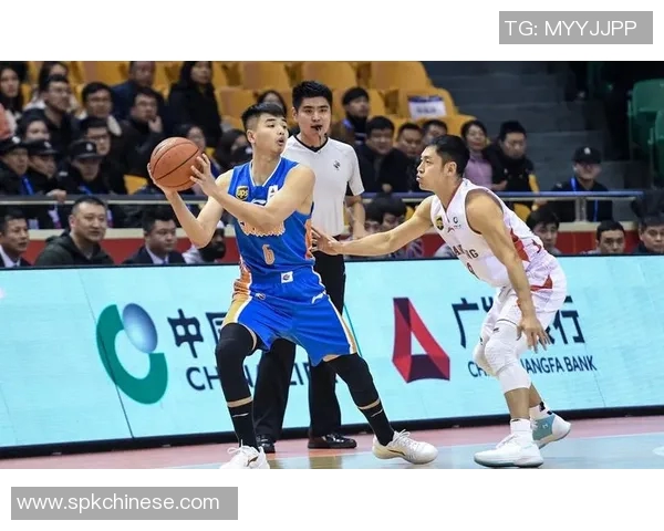 张庆鹏:从篮球场上的传奇到生活中的奋斗者,激励无数年轻人的榜样之路