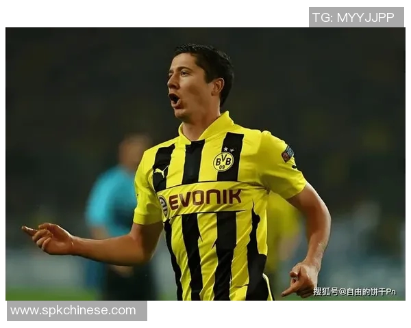 莱万领衔球队新篇章展望未来足球生涯的辉煌与挑战